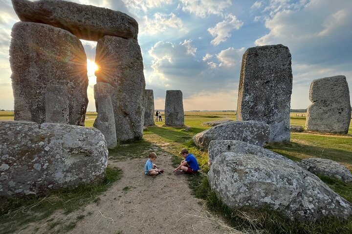 Lisbon vs Stonehenge: a Sintra day from Lisbon compared with a Stonehenge day from London